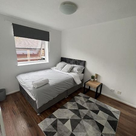Canary Wharf Haven - Spacious & Homely Entire 1 Bedroom Flat Londra Exterior foto