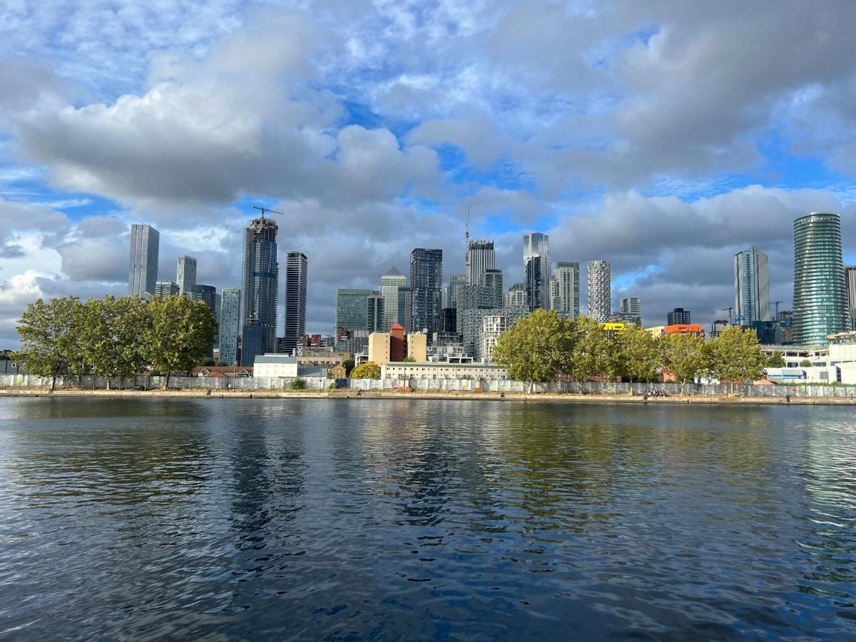 Canary Wharf Haven - Spacious & Homely Entire 1 Bedroom Flat Londra Exterior foto