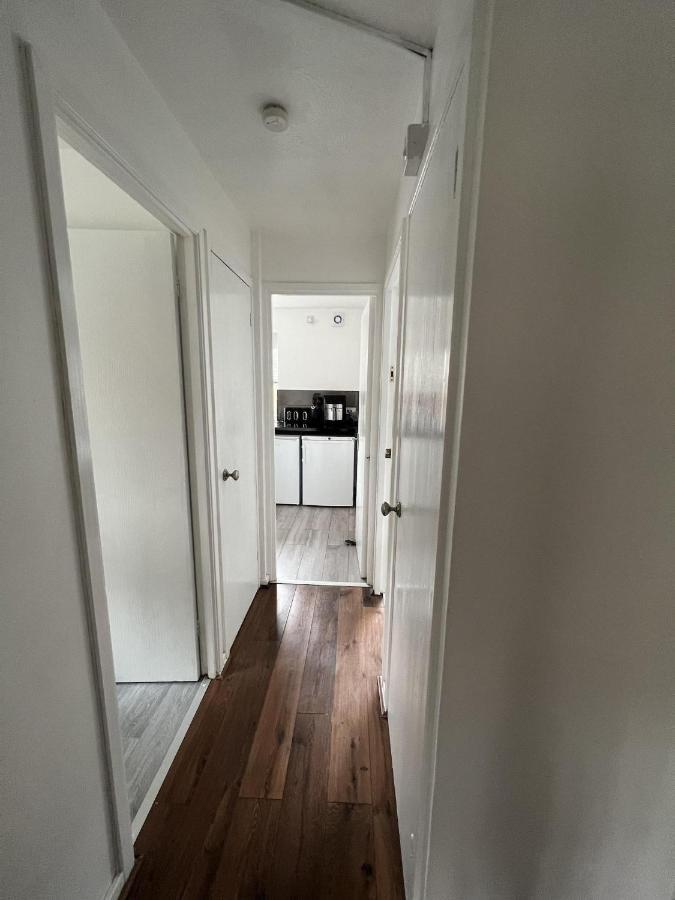 Canary Wharf Haven - Spacious & Homely Entire 1 Bedroom Flat Londra Exterior foto