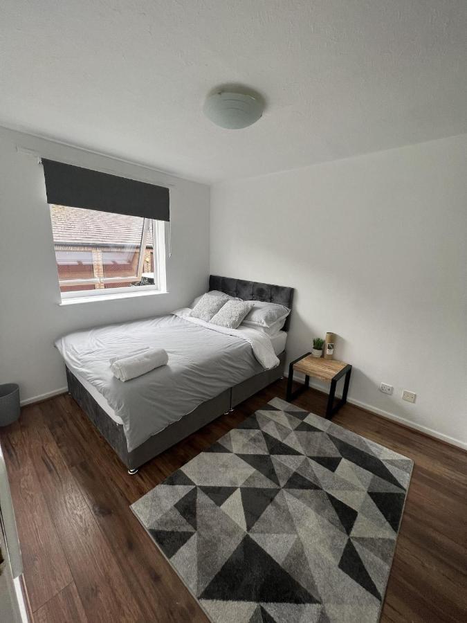 Canary Wharf Haven - Spacious & Homely Entire 1 Bedroom Flat Londra Exterior foto