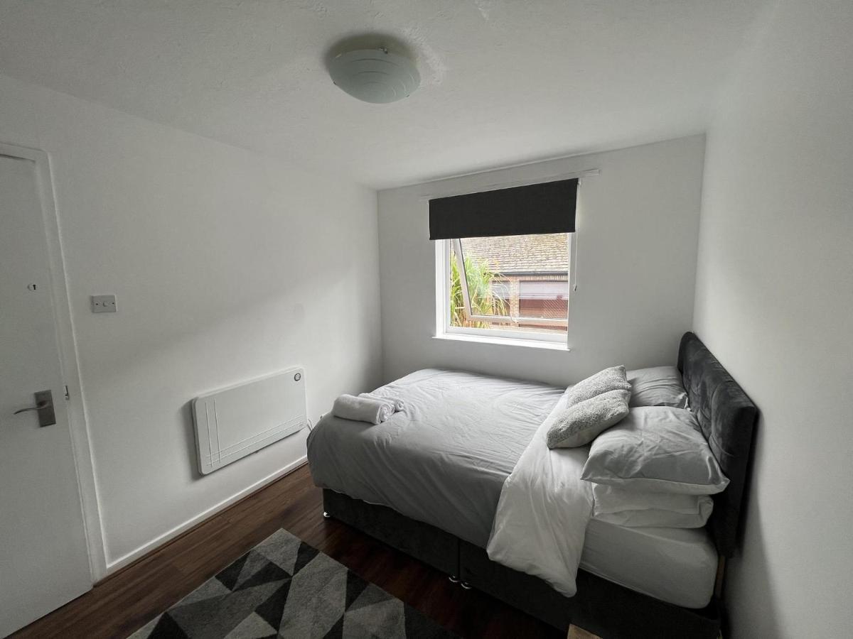Canary Wharf Haven - Spacious & Homely Entire 1 Bedroom Flat Londra Exterior foto