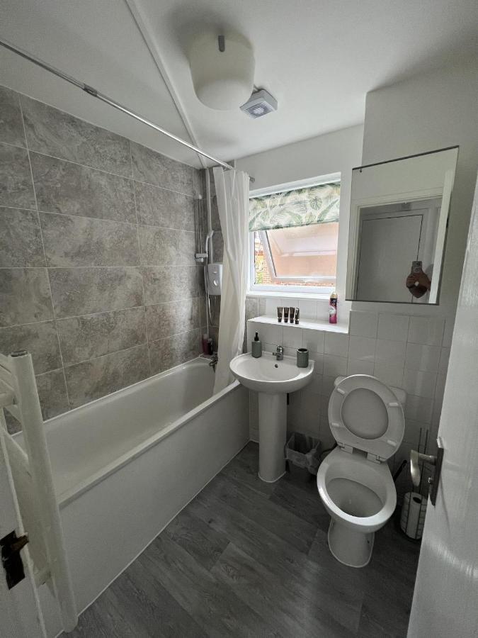 Canary Wharf Haven - Spacious & Homely Entire 1 Bedroom Flat Londra Exterior foto